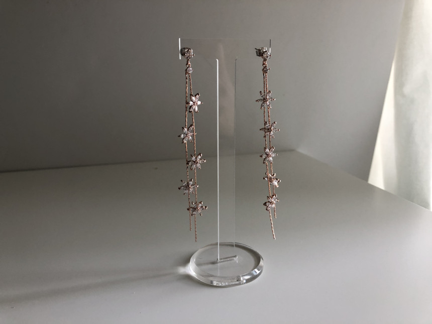 <b><p>flower Drop earring Cubic Antique chandeli</p></b><b><p>フラワー ドロップ イヤリング キュービック アンティーク シャンデリア クリスタル</p></b><br /><br /><p align='center'>