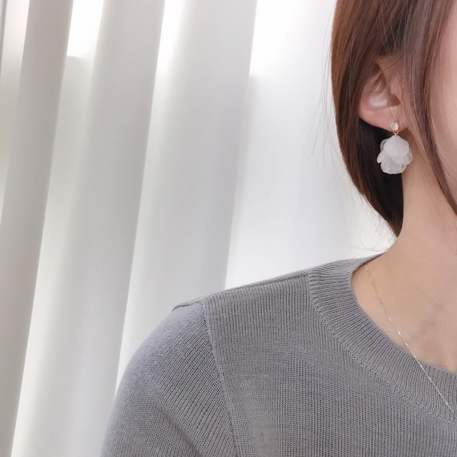 <b><p>petal HOMAIKA Tint Cubic earrg Drop 5 color</p></b><b><p>花びら ホマイカ ティント キュービック イヤリング ドロップ 5 色 フラワー</p></b><br /><br /><p align='center'>