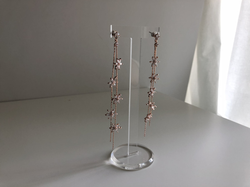 <b><p>flower Drop earring Cubic Antique chandeli</p></b><b><p>フラワー ドロップ イヤリング キュービック アンティーク シャンデリア クリスタル</p></b><br /><br /><p align='center'>