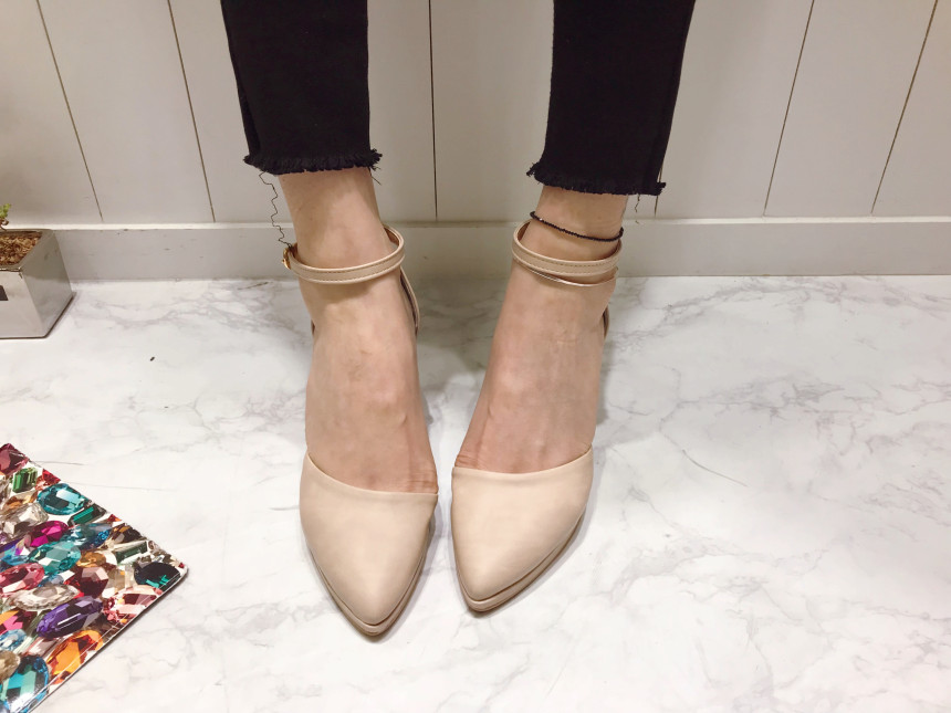 <b><p>diagonal Toe Stiletto Go rap heel Kean Feminine</p></b><b><p>斜線 トウ スティレット 行って見れ ストラップヒール 韓国語 フェミニンコーディネート</p></b><br /><br /><p align='center'>