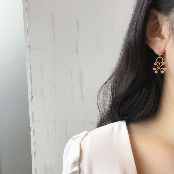 <b><p>Cherry Blossom Mini rg Fw eags Drop handmade</p></b><b><p>桜 ミニリング 花のイヤ ドロップ ハンドメイド ビーズ 派手な 芸能人</p></b><br /><br /><p align='center'>