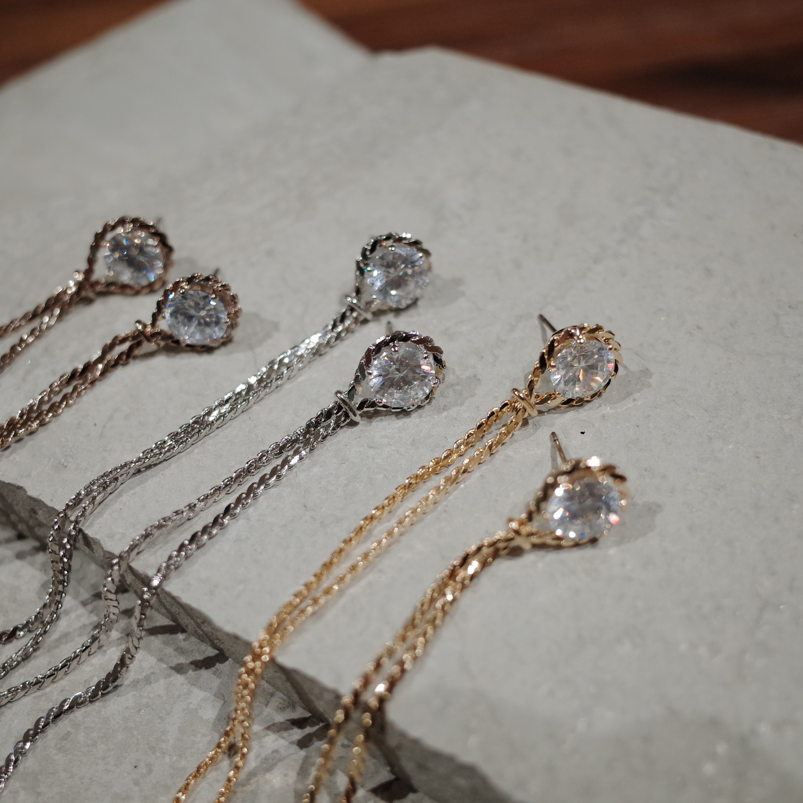 <b><p>NO106 Prong Jewelry &amp Watches Double Dp</p></b><b><p>NO106 プロング ヨリヨリチェーン ダブルドロップイヤリ シックな ユニーデザイン</p></b><br /><br /><p align='center'>