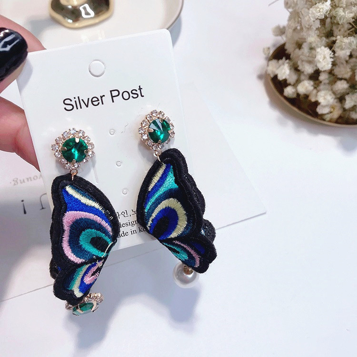 <b><p>stone Cubic Pearl embroidery buttfly Dp Unknown</p></b><b><p>ストーン キュービック 真珠 刺繍 蝶 ドロップ オンバル ランス ウンチム イヤリング</p></b><br /><br /><p align='center'>