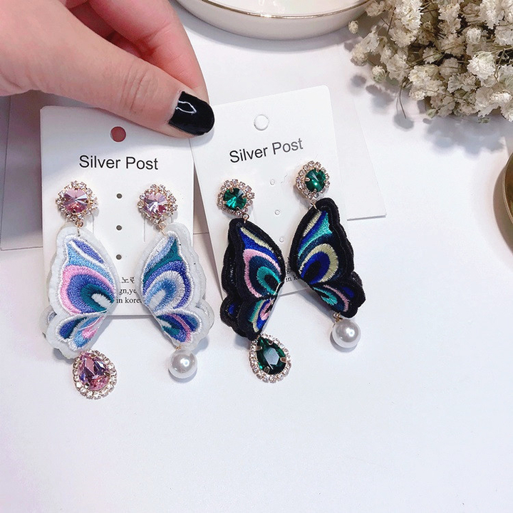 <b><p>stone Cubic Pearl embroidery buttfly Dp Unknown</p></b><b><p>ストーン キュービック 真珠 刺繍 蝶 ドロップ オンバル ランス ウンチム イヤリング</p></b><br /><br /><p align='center'>