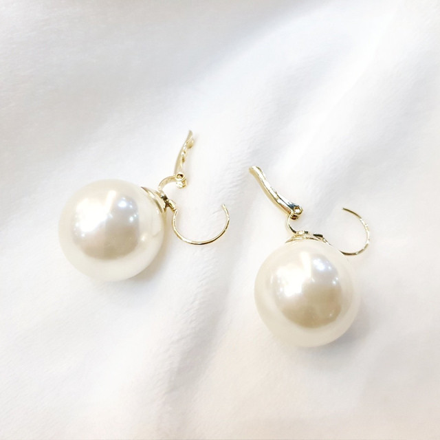 <b><p>Ivory king Pearl Titanium needle Fema codation</p></b><b><p>アイボリー 王 真珠 チタン針 環状 イヤリング 女性コーディネート ブブサークルゴールド</p></b><br /><br /><p align='center'>