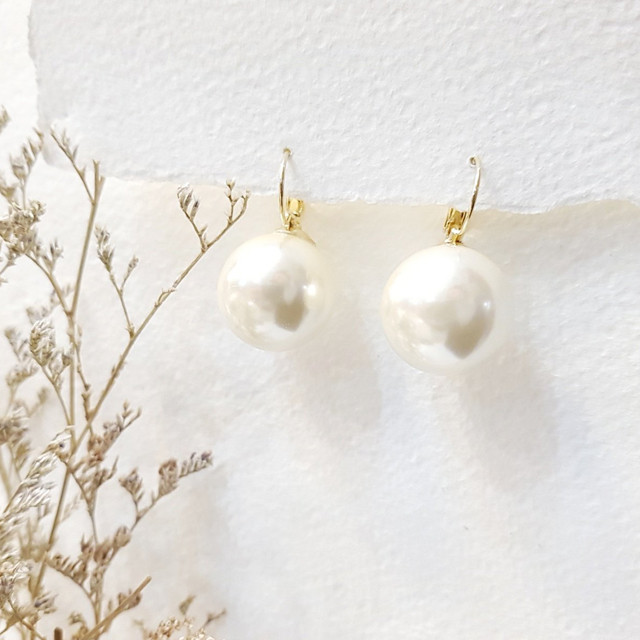 <b><p>Ivory king Pearl Titanium needle Fema codation</p></b><b><p>アイボリー 王 真珠 チタン針 環状 イヤリング 女性コーディネート ブブサークルゴールド</p></b><br /><br /><p align='center'>