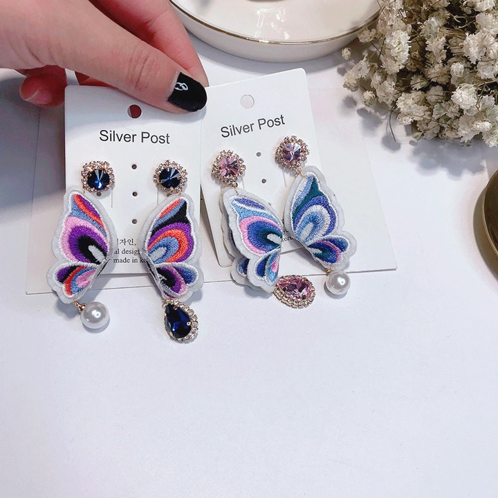 <b><p>stone Cubic Pearl embroidery buttfly Dp Unknown</p></b><b><p>ストーン キュービック 真珠 刺繍 蝶 ドロップ オンバル ランス ウンチム イヤリング</p></b><br /><br /><p align='center'>