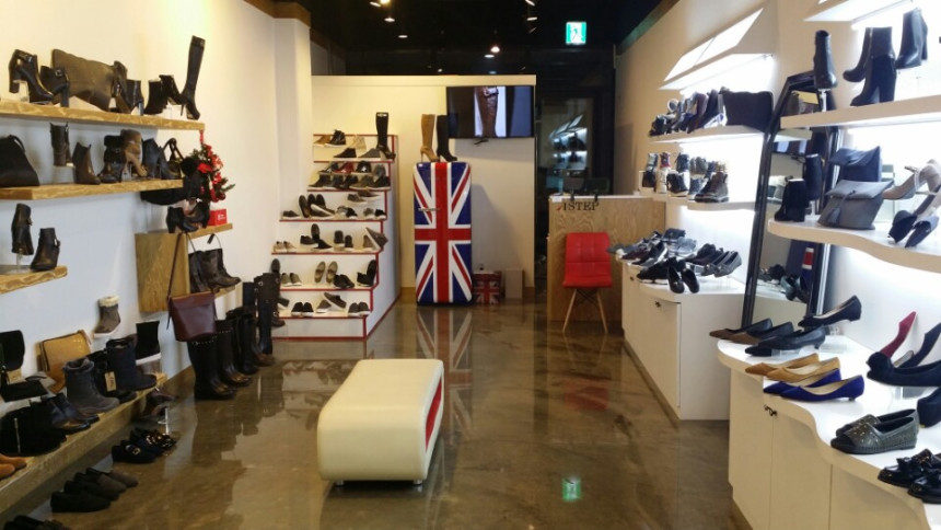 <b><p>Korean enamel gold Point Flat Shoes 3247</p></b><b><p>Koreanエナメル ゴールド ポイント装飾 フラットシューズ 靴3247 ワンピースによく似合う</p></b><br /><br /><p align='center'>