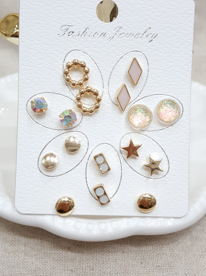 <b><p>ELPING BASIC Set earrings Today's Fashion</p></b><b><p>エルピンベーシック セットピアス 今日のファッション すっきりとしたスタイル 洗練された</p></b><br /><br /><p align='center'>