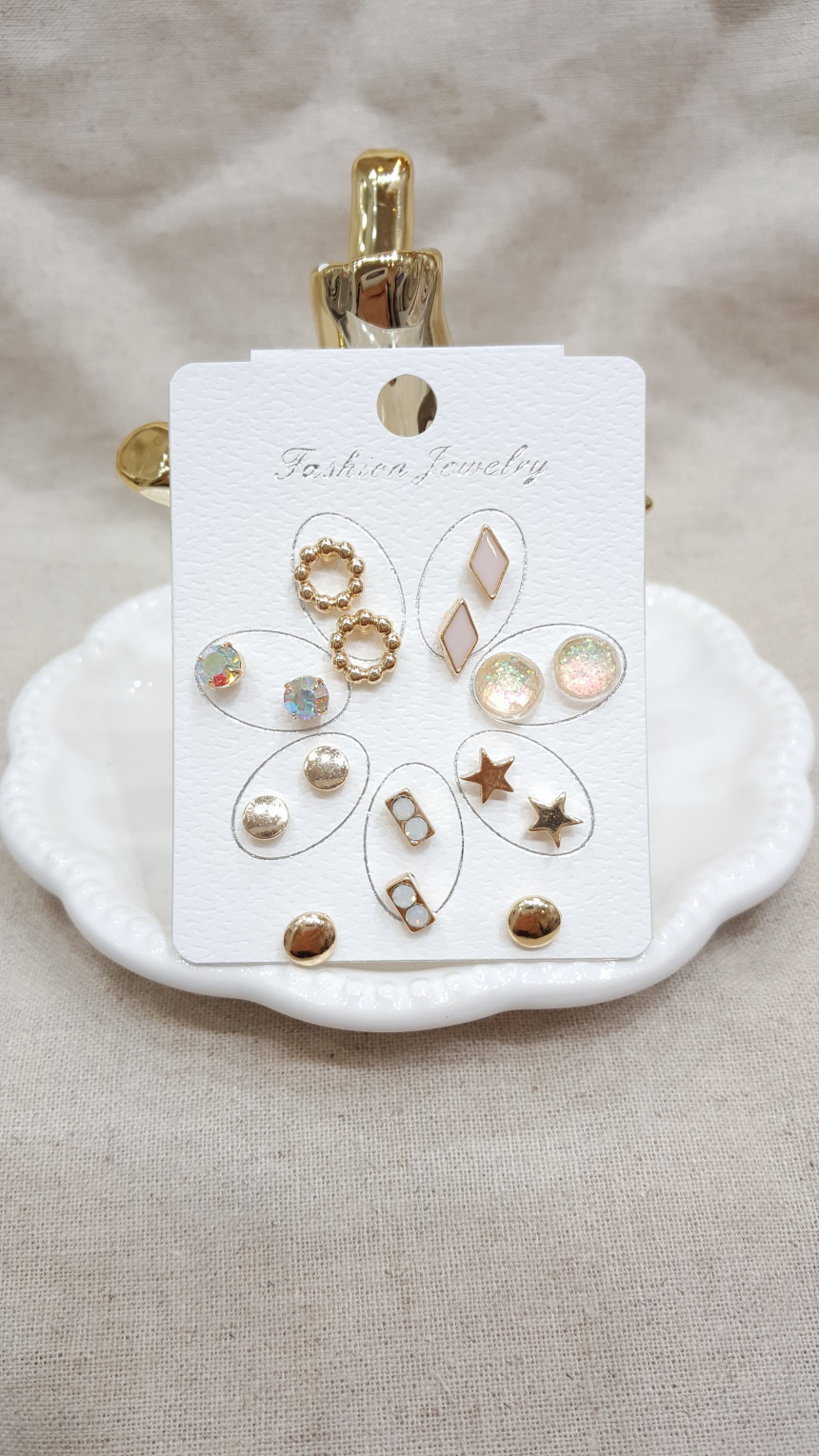 <b><p>ELPING BASIC Set earrings Today's Fashion</p></b><b><p>エルピンベーシック セットピアス 今日のファッション すっきりとしたスタイル 洗練された</p></b><br /><br /><p align='center'>
