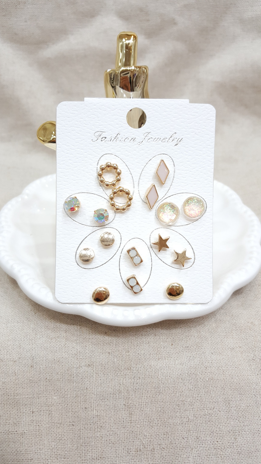 <b><p>ELPING BASIC Set earrings Today's Fashion</p></b><b><p>エルピンベーシック セットピアス 今日のファッション すっきりとしたスタイル 洗練された</p></b><br /><br /><p align='center'>