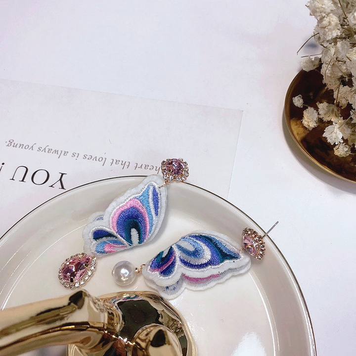 <b><p>stone Cubic Pearl embroidery buttfly Dp Unknown</p></b><b><p>ストーン キュービック 真珠 刺繍 蝶 ドロップ オンバル ランス ウンチム イヤリング</p></b><br /><br /><p align='center'>