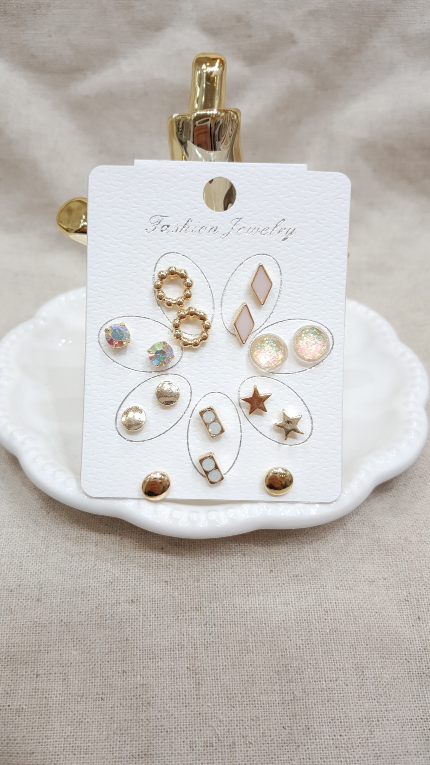 <b><p>ELPING BASIC Set earrings Today's Fashion</p></b><b><p>エルピンベーシック セットピアス 今日のファッション すっきりとしたスタイル 洗練された</p></b><br /><br /><p align='center'>