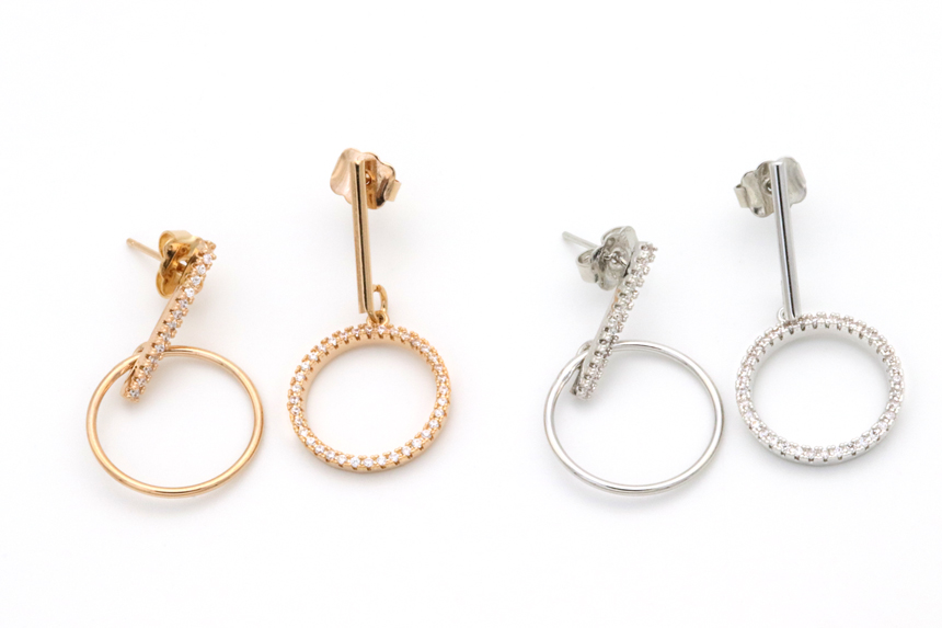 <b><p>Silver fing circle Unknown Drop earr Twenties</p></b><b><p>ウンチム サークル オンバル ドロップ イヤリング 20代の女性 ランス キュービック</p></b><br /><br /><p align='center'>