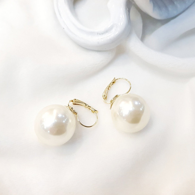 <b><p>Ivory king Pearl Titanium needle Fema codation</p></b><b><p>アイボリー 王 真珠 チタン針 環状 イヤリング 女性コーディネート ブブサークルゴールド</p></b><br /><br /><p align='center'>