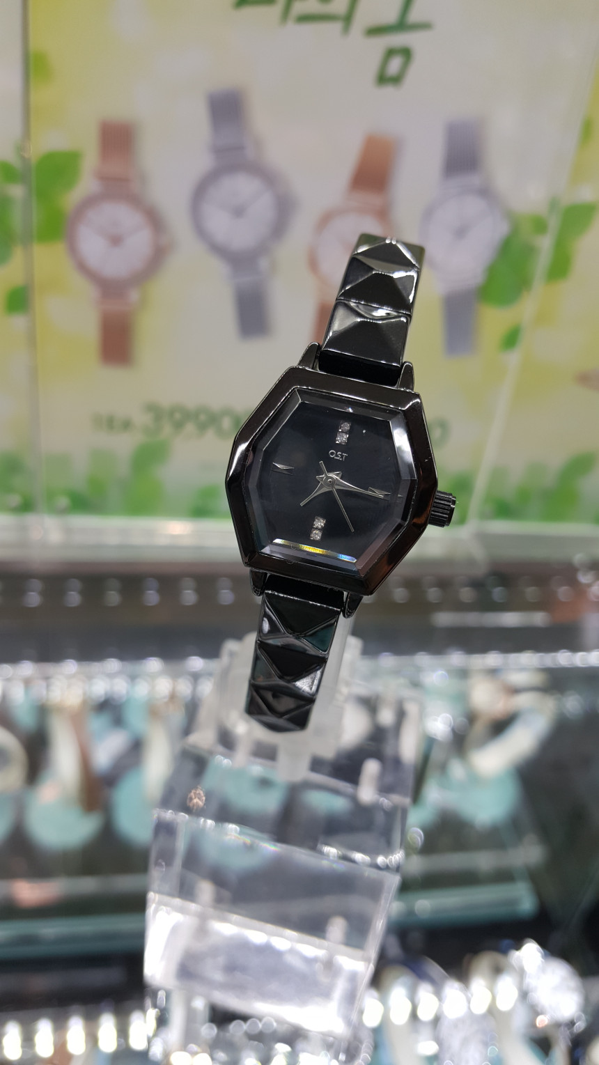 <b><p>OST Black Pyramid Clo OTW115906TBB</p></b><b><p>OST ブラックピラミッド時計 OTW115906TBB</p></b><br /><br /><p align='center'>