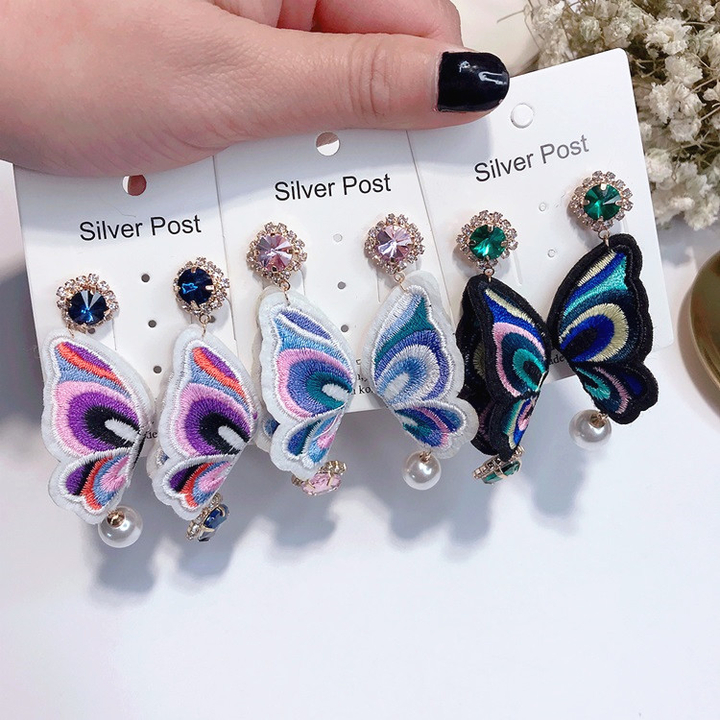 <b><p>stone Cubic Pearl embroidery buttfly Dp Unknown</p></b><b><p>ストーン キュービック 真珠 刺繍 蝶 ドロップ オンバル ランス ウンチム イヤリング</p></b><br /><br /><p align='center'>