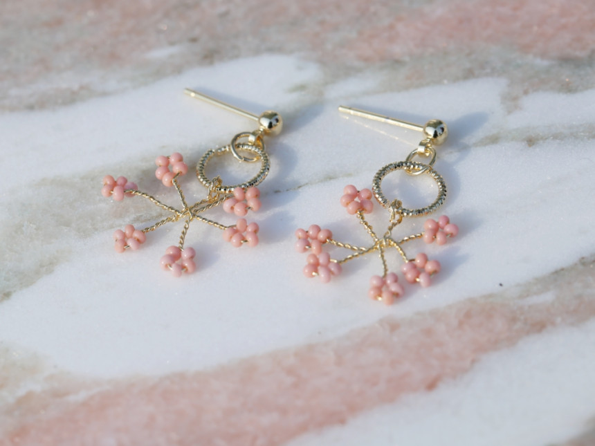<b><p>Cherry Blossom Mini rg Fw eags Drop handmade</p></b><b><p>桜 ミニリング 花のイヤ ドロップ ハンドメイド ビーズ 派手な 芸能人</p></b><br /><br /><p align='center'>