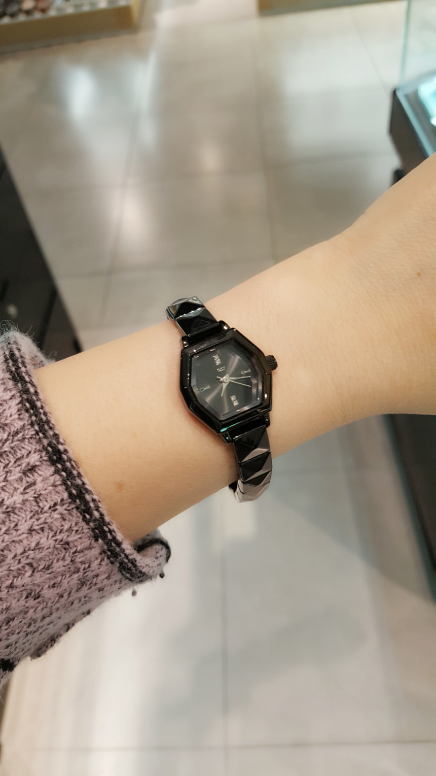 <b><p>OST Black Pyramid Clo OTW115906TBB</p></b><b><p>OST ブラックピラミッド時計 OTW115906TBB</p></b><br /><br /><p align='center'>