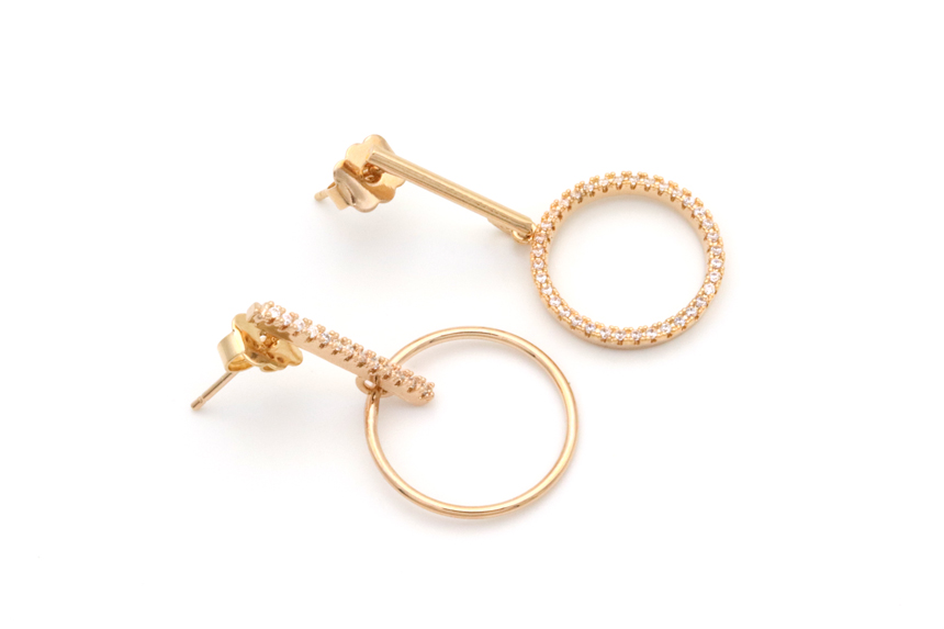 <b><p>Silver fing circle Unknown Drop earr Twenties</p></b><b><p>ウンチム サークル オンバル ドロップ イヤリング 20代の女性 ランス キュービック</p></b><br /><br /><p align='center'>