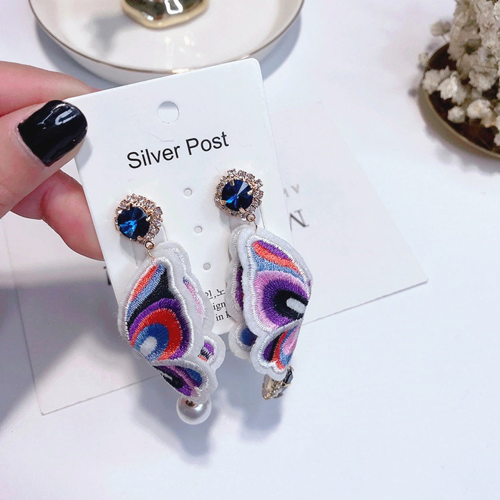 <b><p>stone Cubic Pearl embroidery buttfly Dp Unknown</p></b><b><p>ストーン キュービック 真珠 刺繍 蝶 ドロップ オンバル ランス ウンチム イヤリング</p></b><br /><br /><p align='center'>