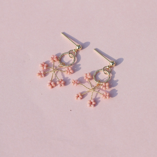 <b><p>Cherry Blossom Mini rg Fw eags Drop handmade</p></b><b><p>桜 ミニリング 花のイヤ ドロップ ハンドメイド ビーズ 派手な 芸能人</p></b><br /><br /><p align='center'>
