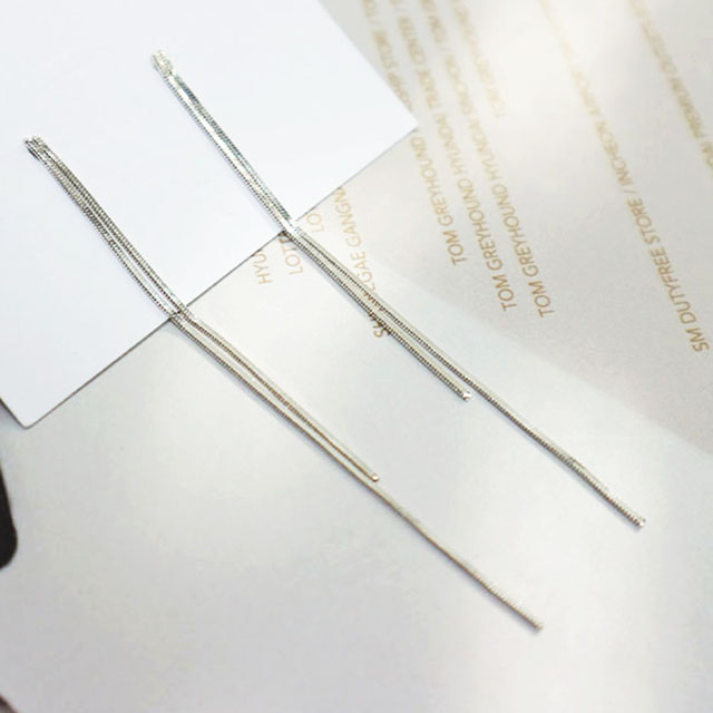 <b><p>925Silver Two lines Snake Drop earrg sr ILVER</p></b><b><p>925シルバー 二行 ベムジュル ドロップ イヤリング ILVER シンプル チェーン</p></b><br /><br /><p align='center'>