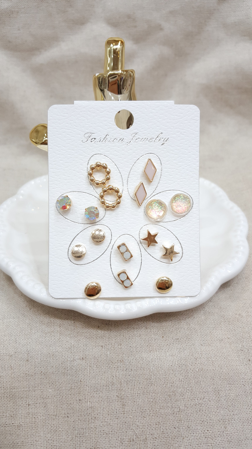 <b><p>ELPING BASIC Set earrings Today's Fashion</p></b><b><p>エルピンベーシック セットピアス 今日のファッション すっきりとしたスタイル 洗練された</p></b><br /><br /><p align='center'>