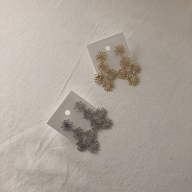 <b><p>Blossom fwer Drop earring vely Sp coordation</p></b><b><p>ブロッサム フラワー ドプ イヤリング ラブリー 春のコーディネート ロマンチックスタイル</p></b><br /><br /><p align='center'>