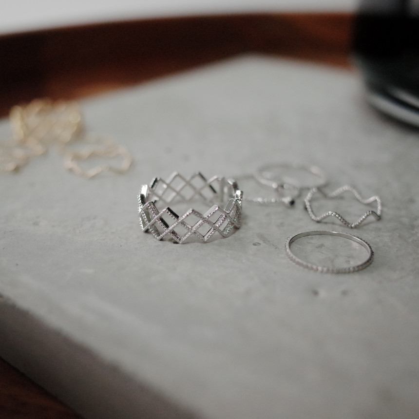 <b><p>cutting Double Stone Comb-shaped SET daily</p></b><b><p>カッティング ダブルストーン ハッチSETリ デイリー セット レイヤ ドゥリン</p></b><br /><br /><p align='center'>