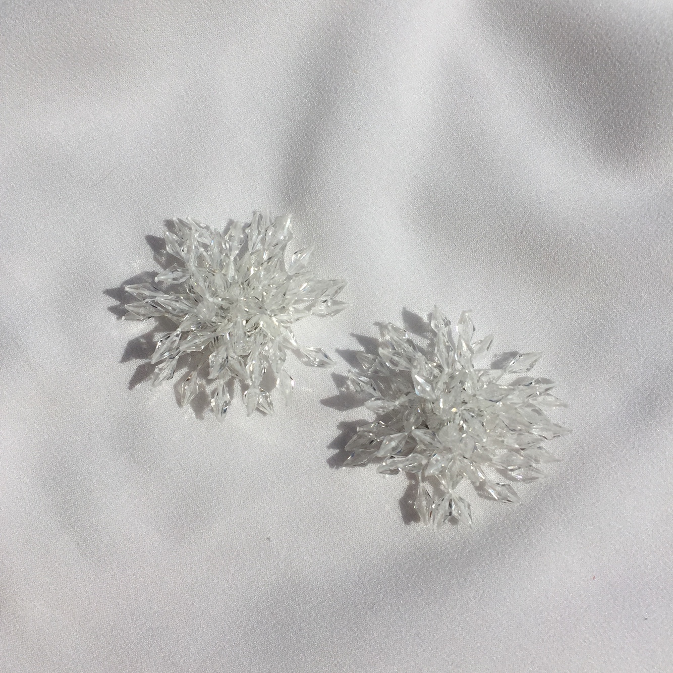 <b><p>Kim Hee Sun and Na Yog Flower earrings Small</p></b><b><p>キム・ヒソン、キム・ナヨンst 花のイヤリング スモールサイズ、 グィチ可能 トーク運転</p></b><br /><br /><p align='center'>