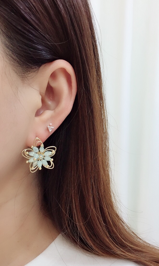 <b><p>spring Bl flower handmade ear</p></b><b><p>春 ブリンブリン フラワー ハンドメイド イヤグ</p></b><br /><br /><p align='center'>