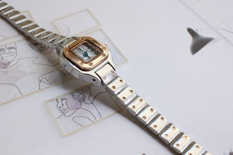 <b><p>Minimal edge Won Met watch fee 20's Ref</p></b><b><p>ミニマル エッジ 女性 メタル時計 20代 洗練された すっきりとした カジュアル</p></b><br /><br /><p align='center'>