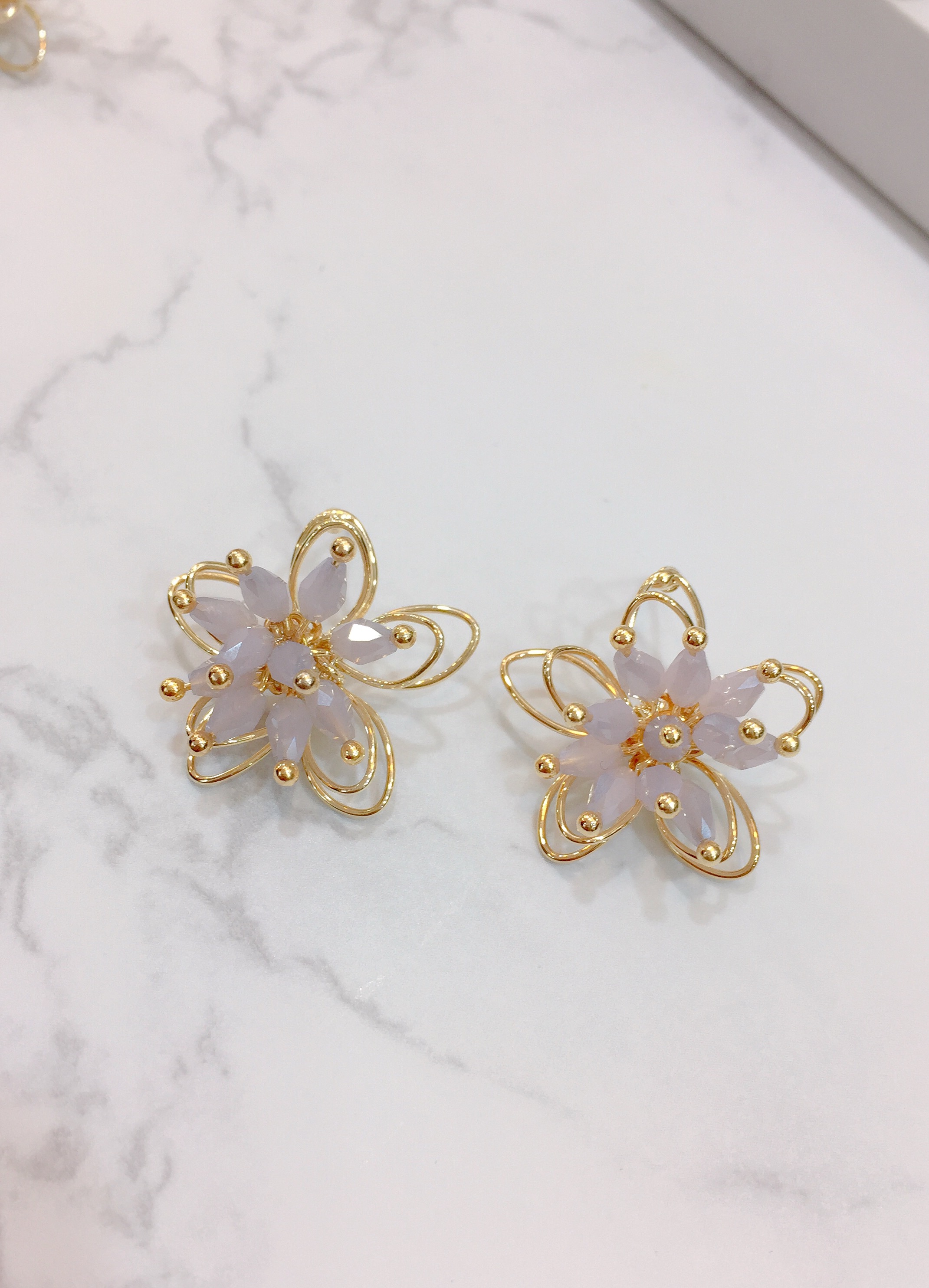 <b><p>spring Bl flower handmade ear</p></b><b><p>春 ブリンブリン フラワー ハンドメイド イヤグ</p></b><br /><br /><p align='center'>