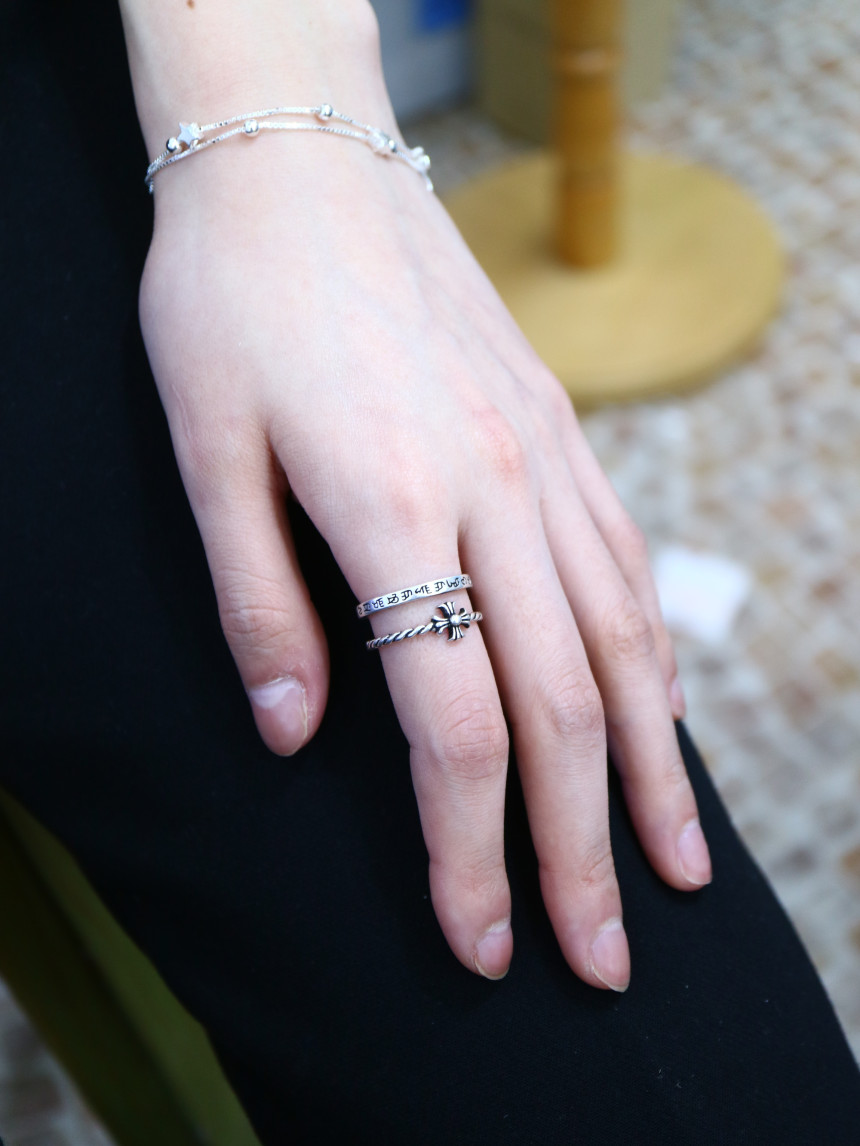 <b><p>all Silver Stling sr pat Free size 925 Zu</p></b><b><p>全体 純銀製 油絵 フリーサイズ リング 925 重ね着 二行は 高級は ギフトは</p></b><br /><br /><p align='center'>