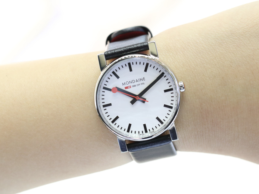 <b><p>Mondaine OFFICIAL SWISS RAILWAYS Women's</p></b><b><p>モンデイン 公式 スイス 鉄道 レディース時計 A658.30300.11SBBK</p></b><br /><br /><p align='center'>