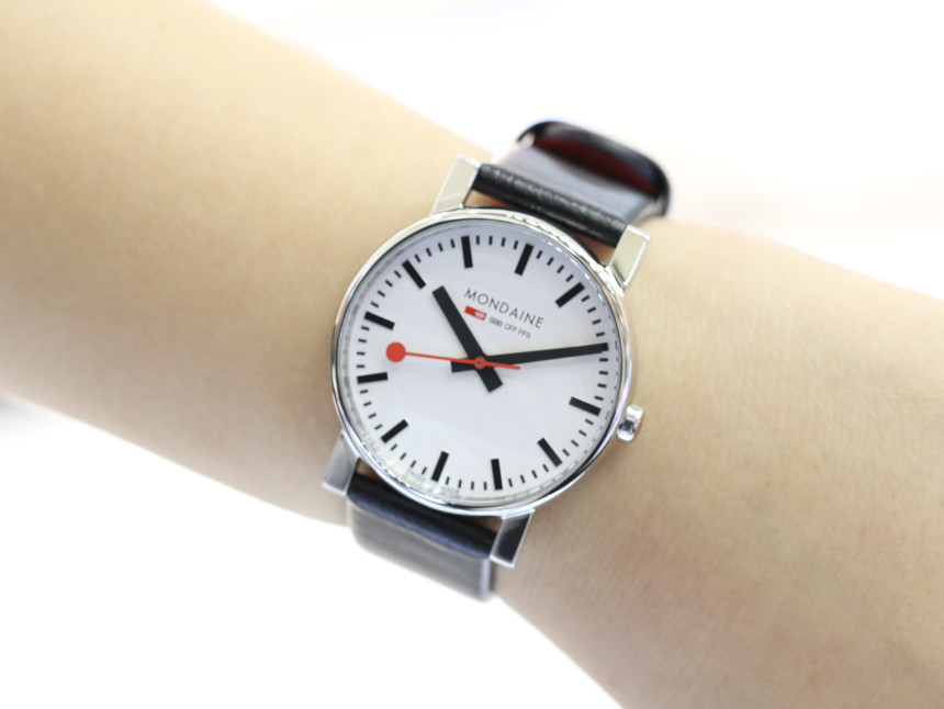 <b><p>Mondaine OFFICIAL SWISS RAILWAYS Women's</p></b><b><p>モンデイン 公式 スイス 鉄道 レディース時計 A658.30300.11SBBK</p></b><br /><br /><p align='center'>