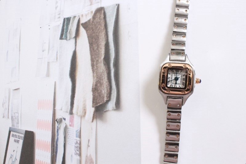 <b><p>Minimal edge Won Met watch fee 20's Ref</p></b><b><p>ミニマル エッジ 女性 メタル時計 20代 洗練された すっきりとした カジュアル</p></b><br /><br /><p align='center'>
