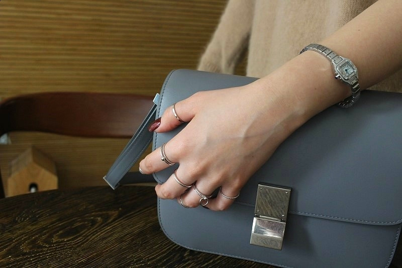 <b><p>Minimal edge Won Met watch fee 20's Ref</p></b><b><p>ミニマル エッジ 女性 メタル時計 20代 洗練された すっきりとした カジュアル</p></b><br /><br /><p align='center'>