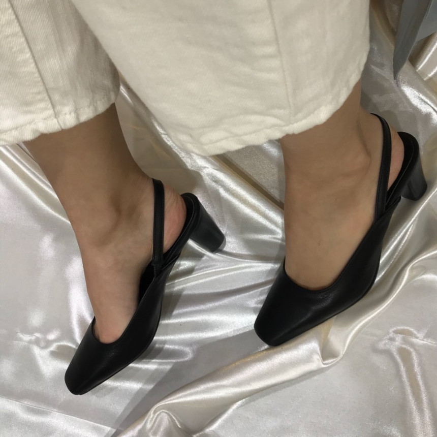 <b><p>Korean daily Each Middle Hl Sling Bag 6cm3059</p></b><b><p>韓国語 デイリー ガクコ ミドルヒール スリングバック6cm3059 ワンピースによく似合う</p></b><br /><br /><p align='center'>