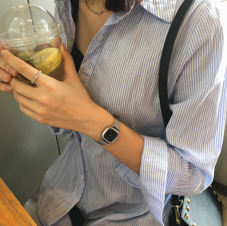 <b><p>simple square fema Metal watch wrist fashion</p></b><b><p>シンプル 正方形 女性 メタル時計 手首 ファッション アンティーク</p></b><br /><br /><p align='center'>