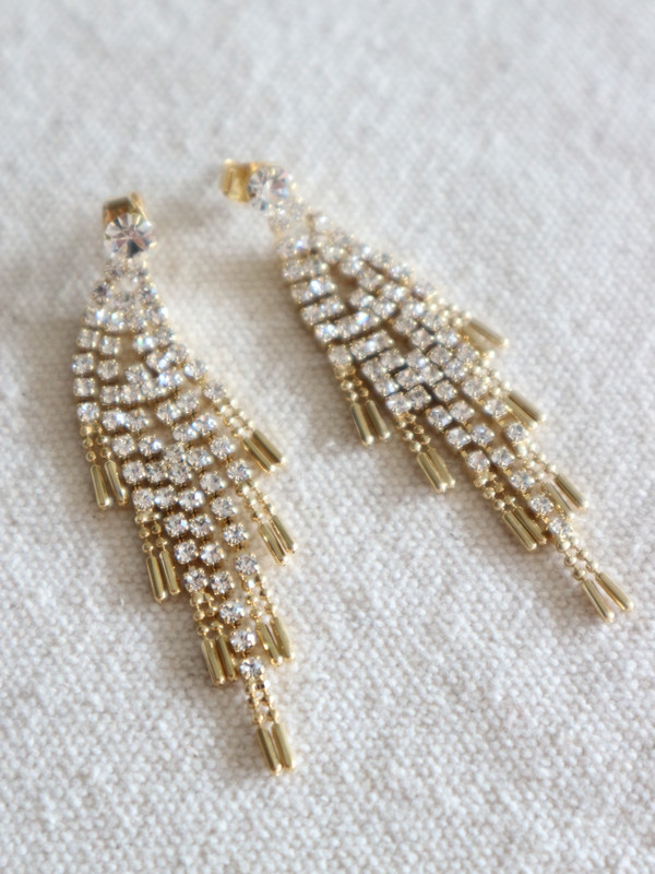 <b><p>gold Zoran Drop earring In sight eshy look</p></b><b><p>ゴールド ジュルラン ドロップイヤリングy 視線集中 ドレッシック 効果 光沢 手札ピルク</p></b><br /><br /><p align='center'>