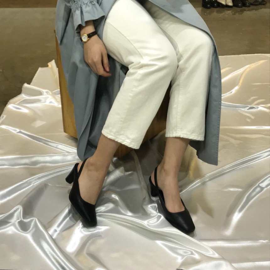 <b><p>Korean daily Each Middle Hl Sling Bag 6cm3059</p></b><b><p>韓国語 デイリー ガクコ ミドルヒール スリングバック6cm3059 ワンピースによく似合う</p></b><br /><br /><p align='center'>