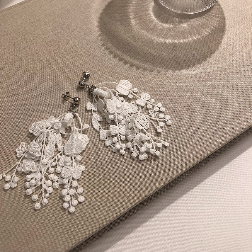 <b><p>Violet race Drop earring c617 ult White Sky</p></b><b><p>バイオレット レース ドロップイヤリング acc617 超 ホワイト ゆらゆら ヨリヨリた</p></b><br /><br /><p align='center'>