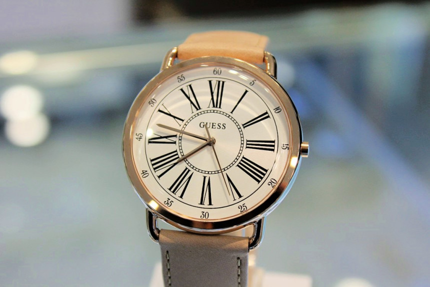 <b><p>Guess Ladi KENNEDY Roman index Pk leather</p></b><b><p>ゲス レディース ケネ ローマ字 インデックス ピンクの革バンドの腕時計 W1068L5</p></b><br /><br /><p align='center'>