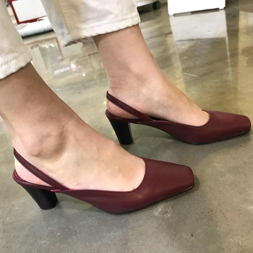 <b><p>Korean daily Each Middle Hl Sling Bag 6cm3059</p></b><b><p>韓国語 デイリー ガクコ ミドルヒール スリングバック6cm3059 ワンピースによく似合う</p></b><br /><br /><p align='center'>