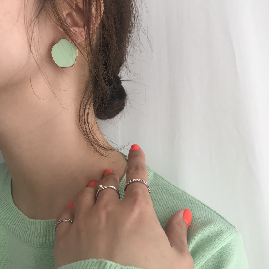 <b><p>Pastel earrings Viously coordad Colful design</p></b><b><p>パステルイヤリング 多様なコーディネートする カラフルなデザイン かわいいアクセサリー</p></b><br /><br /><p align='center'>