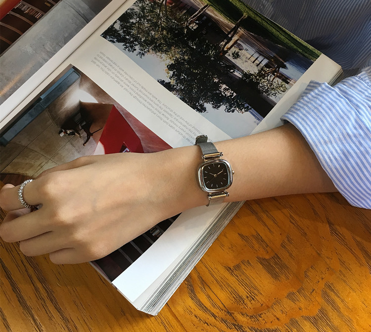 <b><p>simple square fema Metal watch wrist fashion</p></b><b><p>シンプル 正方形 女性 メタル時計 手首 ファッション アンティーク</p></b><br /><br /><p align='center'>