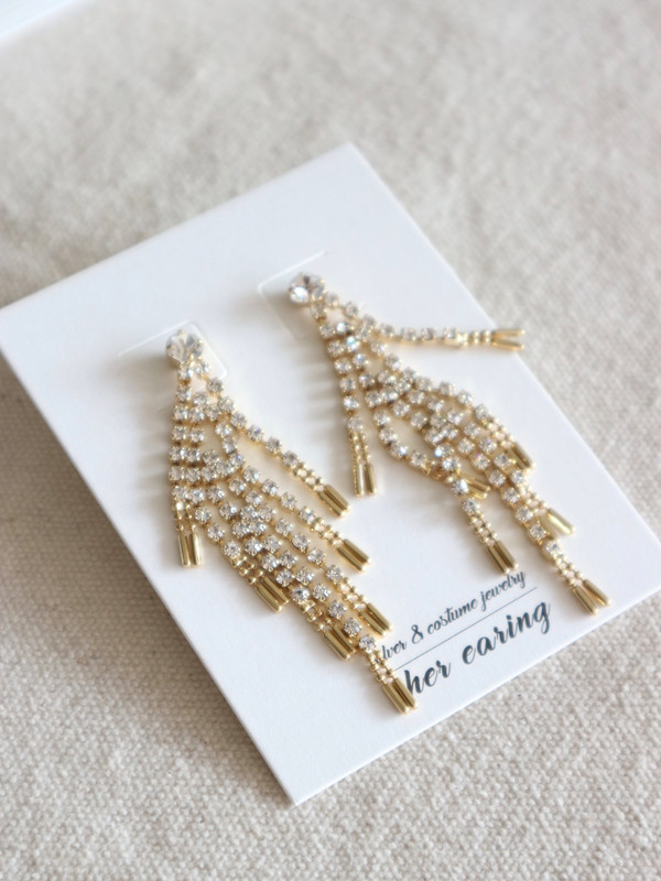 <b><p>gold Zoran Drop earring In sight eshy look</p></b><b><p>ゴールド ジュルラン ドロップイヤリングy 視線集中 ドレッシック 効果 光沢 手札ピルク</p></b><br /><br /><p align='center'>