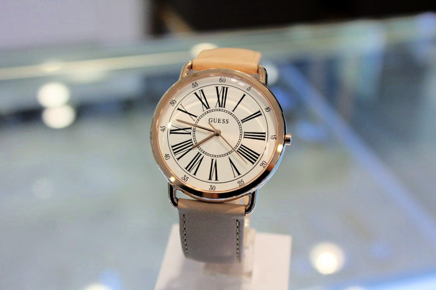 <b><p>Guess Ladi KENNEDY Roman index Pk leather</p></b><b><p>ゲス レディース ケネ ローマ字 インデックス ピンクの革バンドの腕時計 W1068L5</p></b><br /><br /><p align='center'>